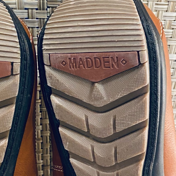 🌟HP🌟Like New! Madden M-Need Tan Faux Leather Slip-On Loafer 9.5 - Picture 12 of 12
